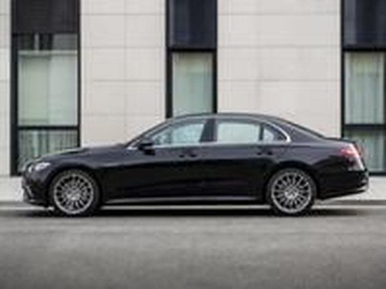 Black executive sedan for New Jersey car service